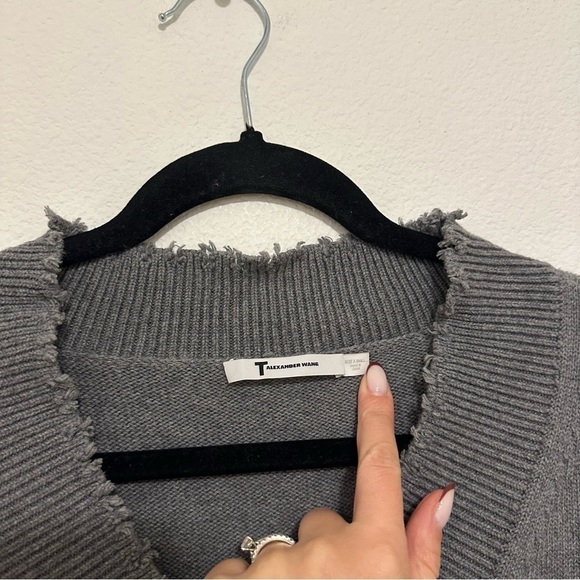 T Alexander Wang Raw Edge V-Neck Longer Length Sweater Gray Size XS Women’s - Picture 8 of 9
